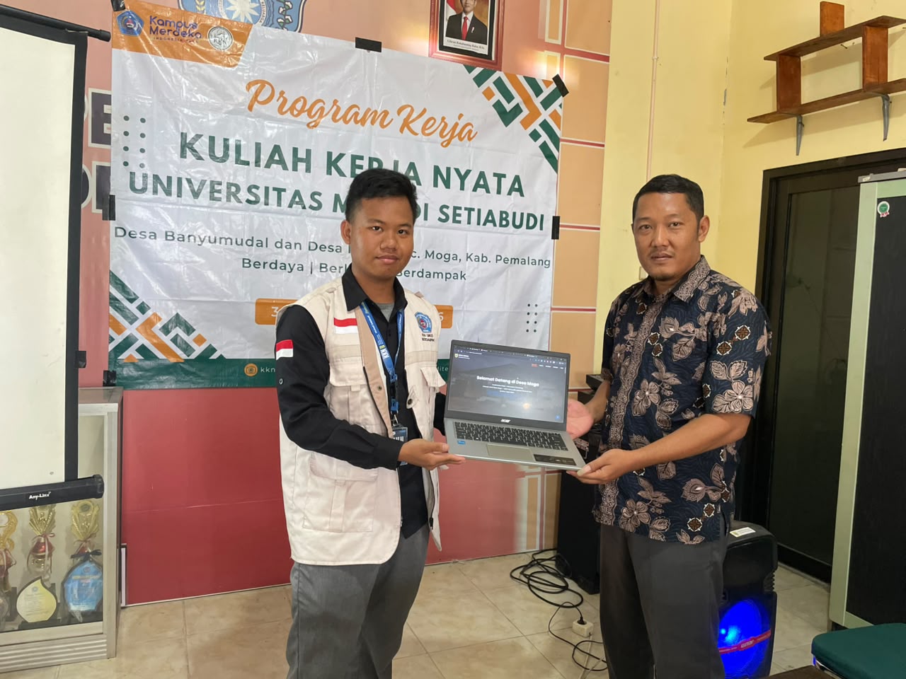 Mahasiswa KKN UMUS Dorong Digitalisasi Desa Moga Lewat Website Sistem Informasi Desa.